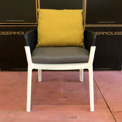 Стул Майями с подлокотниками и подушками фото Стул Майями с подлокотниками и подушками. Фото №3